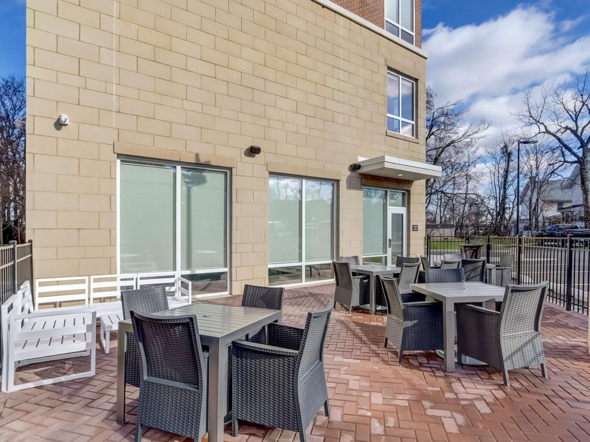 Hampton Inn & Suites Cincinnati Midtown Rookwood Εξωτερικό φωτογραφία